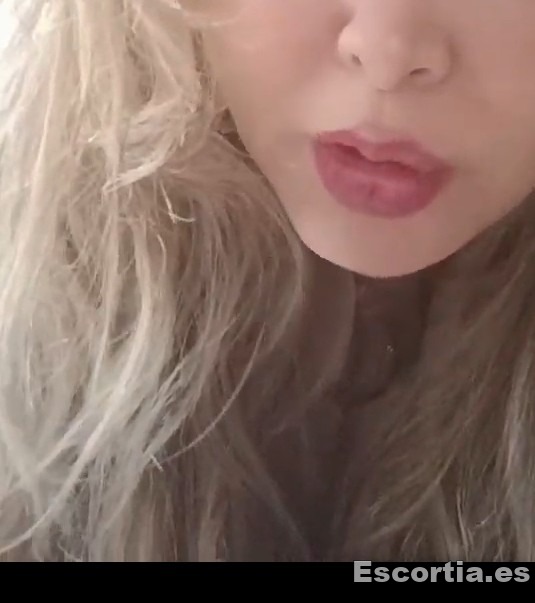 Curvilinea Cachonda escort Madrid