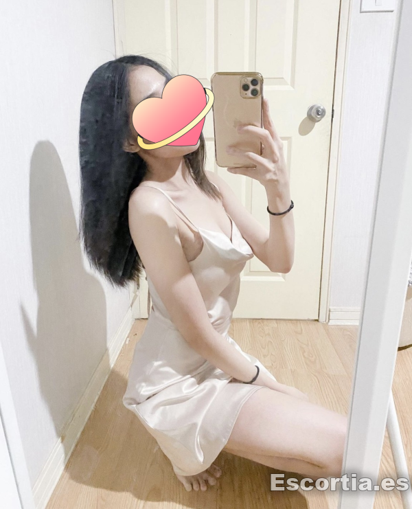 Señorita asiatica 25 escort Madrid
