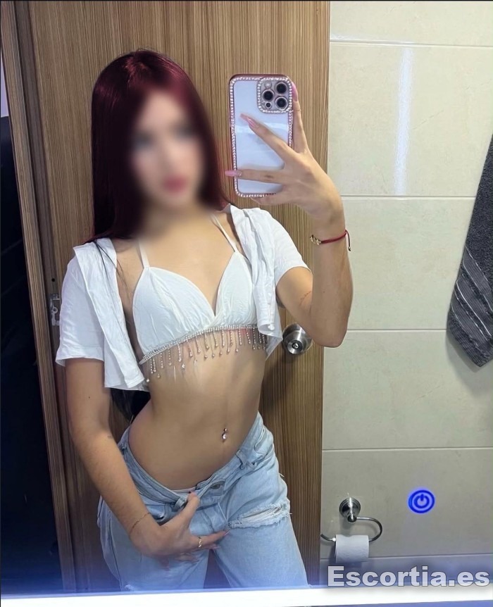 Samantha photo 3