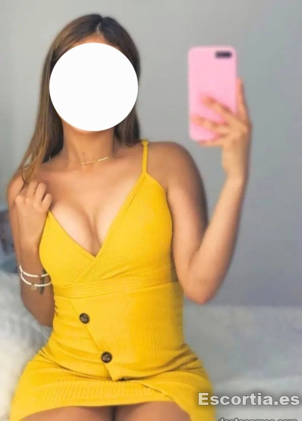 Samantha photo 4