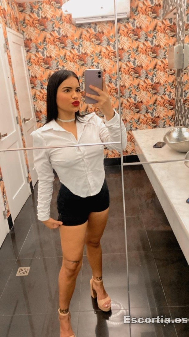 Escort latina 29 photo 2