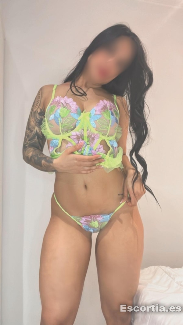 Pamela photo 8