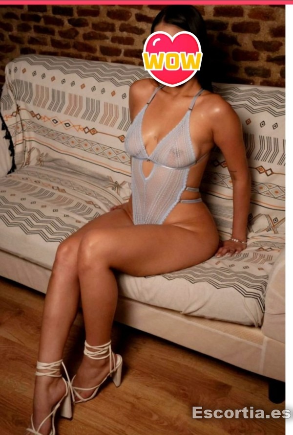 Escort latina 24 photo 2