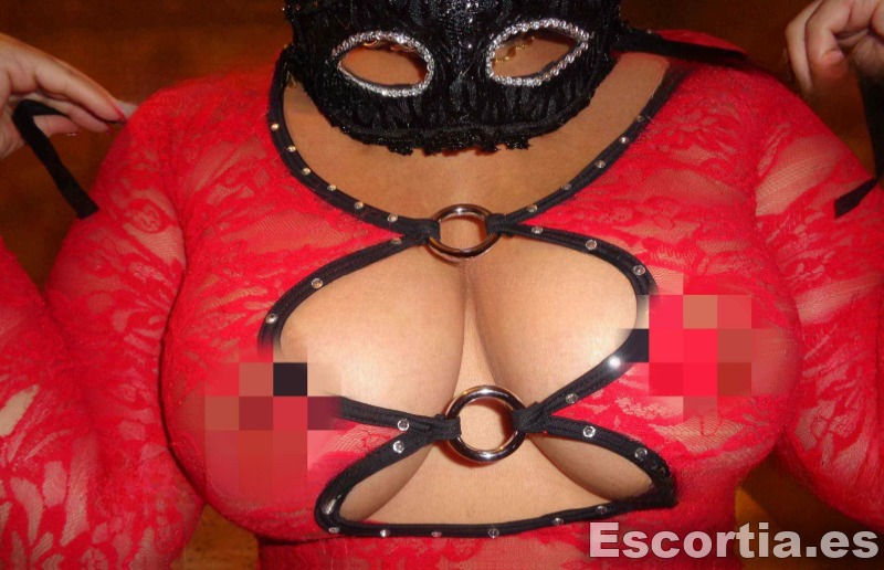 Escort 48 photo 3