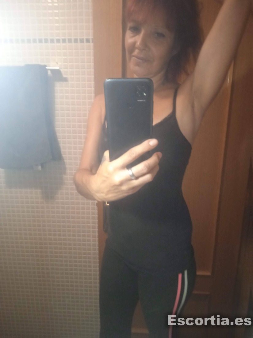 Caty photo 3