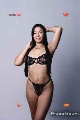 Ashley photo 4