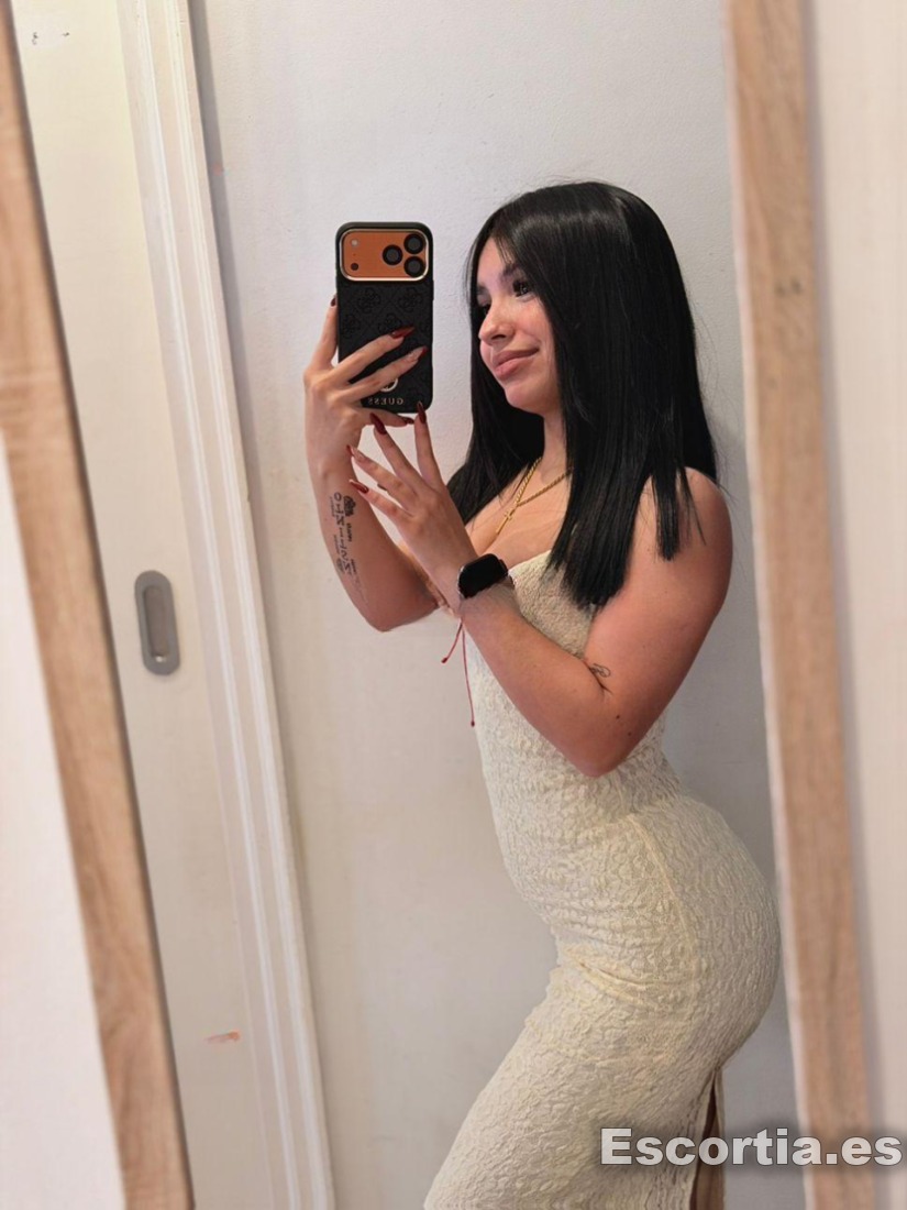 Laura photo 2