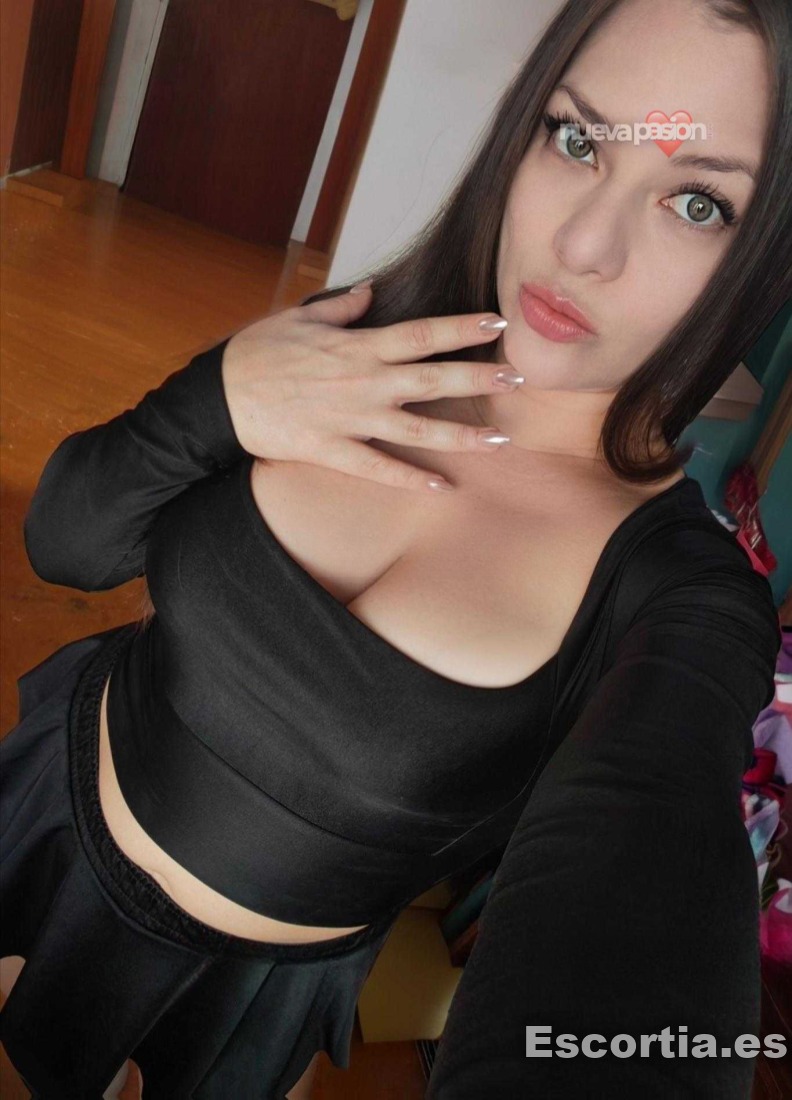 Escort latina 27 photo 4