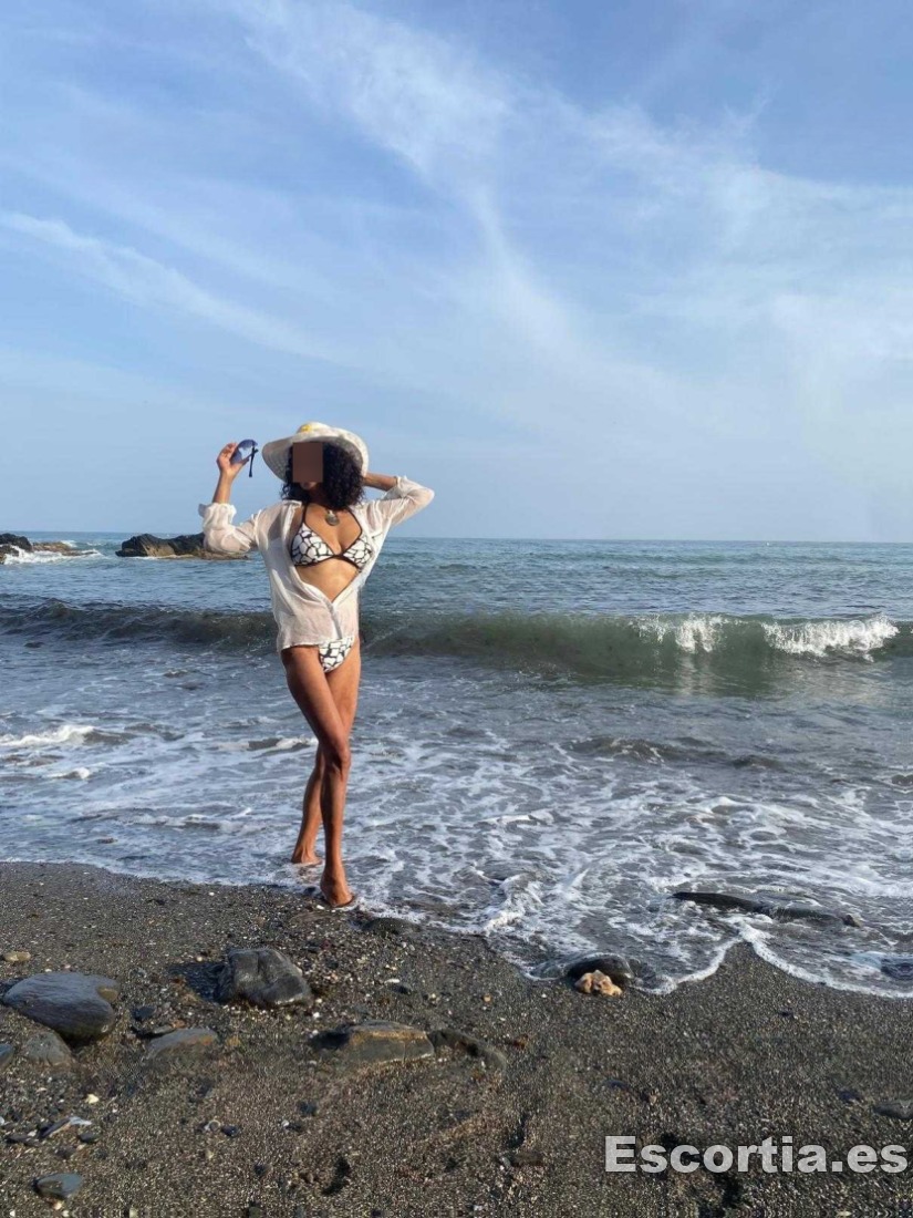 Fabiola Masajista escort Benalmádena