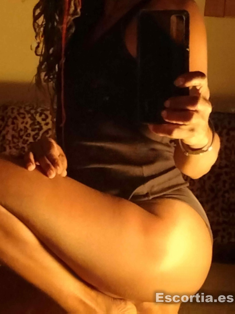 Dana Masajita escort A Coruña