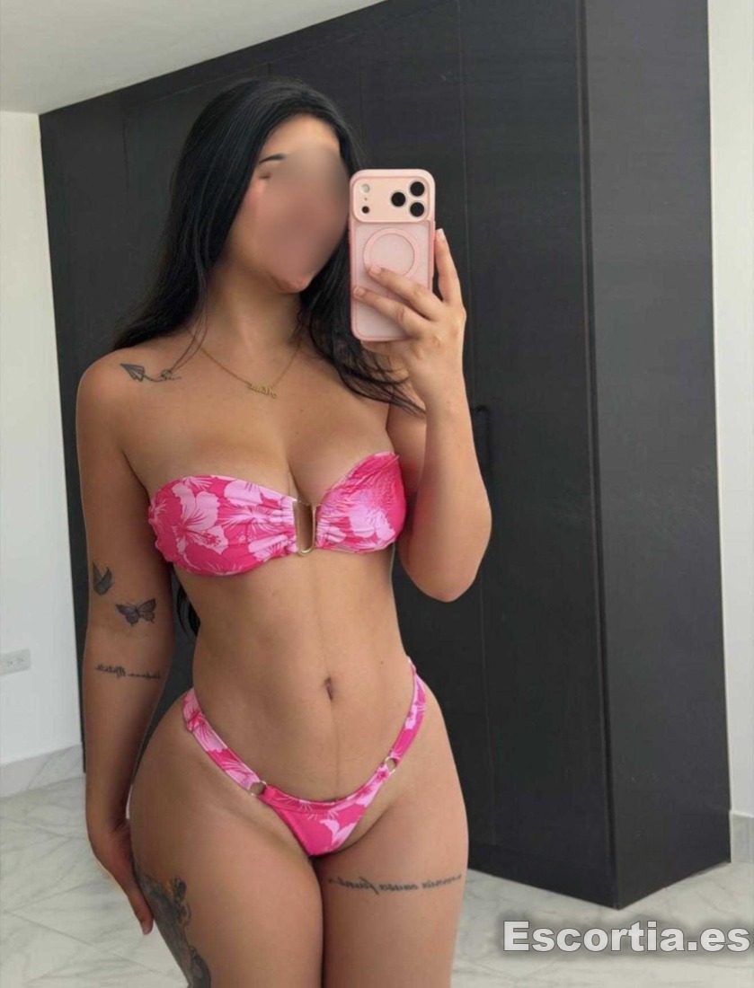 Escort latina 23 photo 9