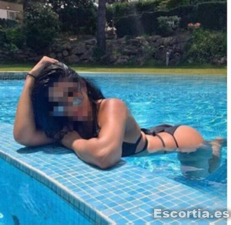Escort latina 22 photo 2