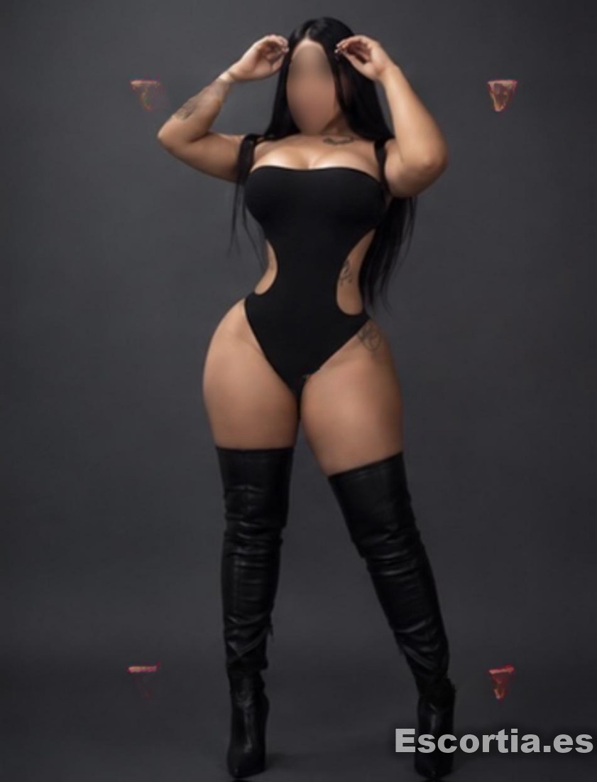 Escort latina 20 photo 2