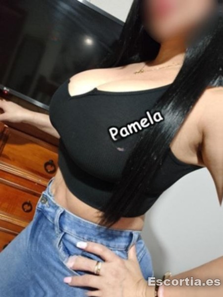 Pamela photo 4