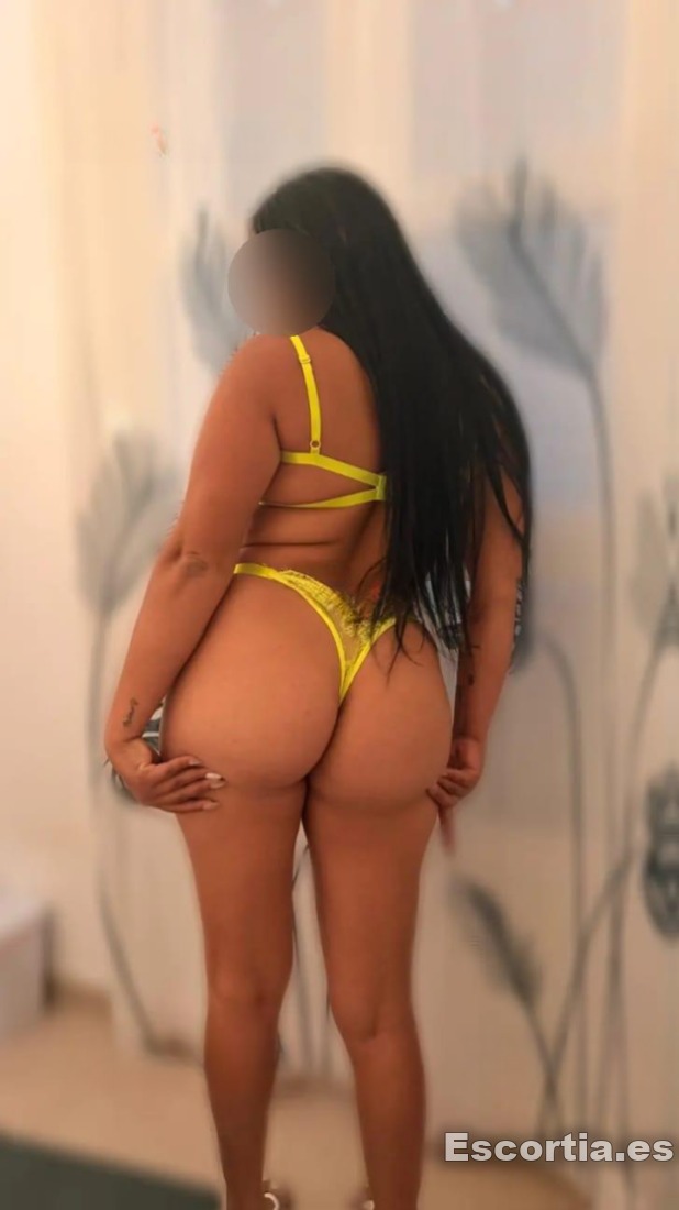 Camila photo 3