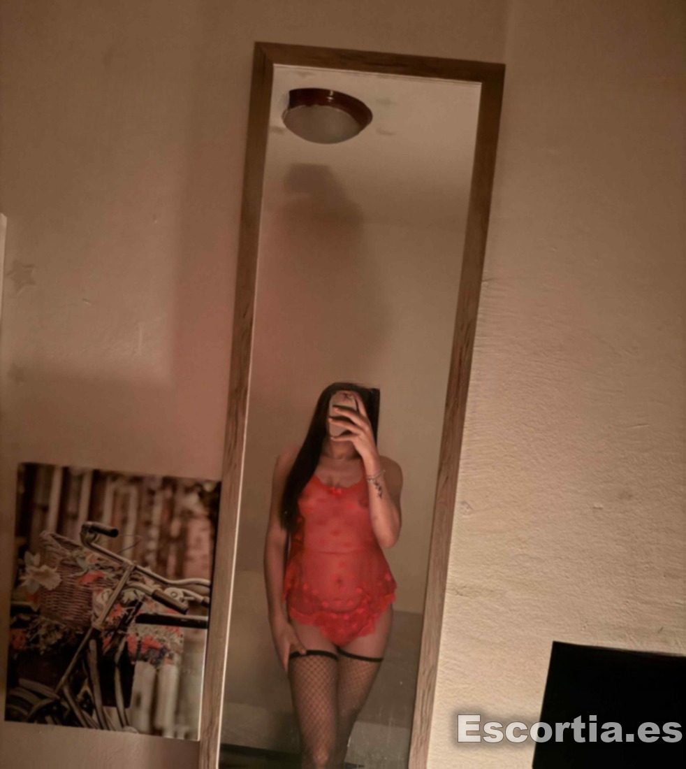 Danna photo 7