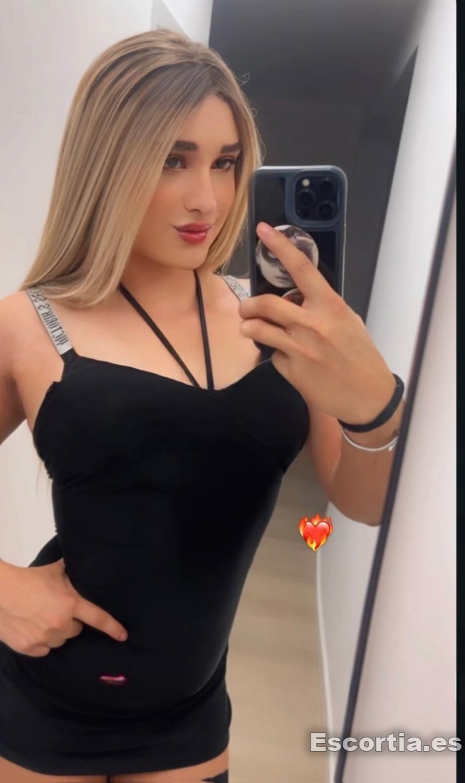 Mariana photo 8