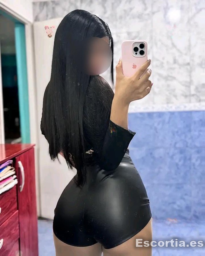 Camila photo 2