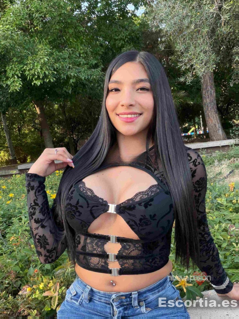 Escort latina 20 photo 9