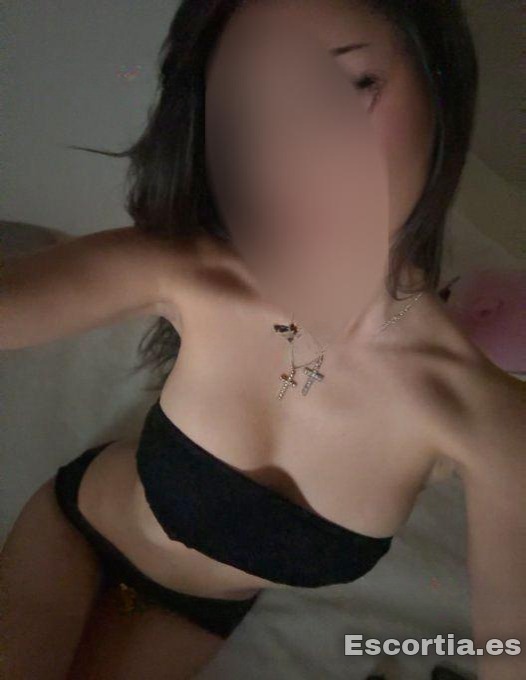 Puta asiatica 23 escort Madrid