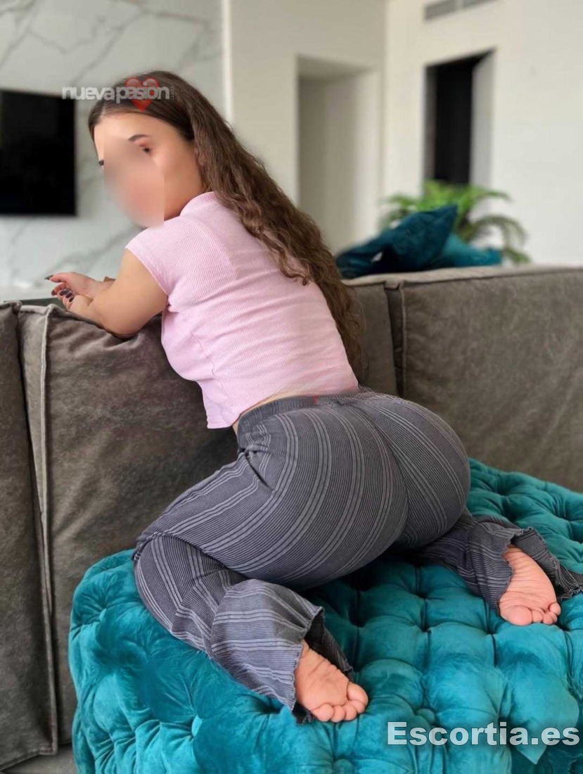 Sarah photo 10