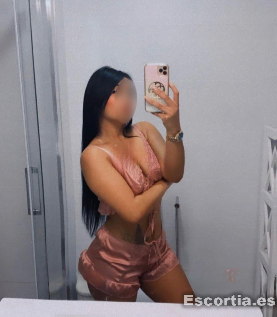 Camila photo 2
