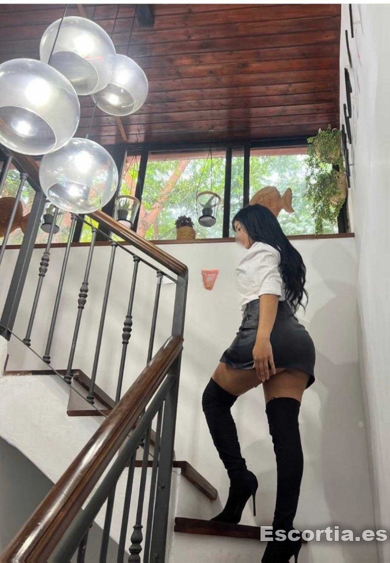 Camila photo 5