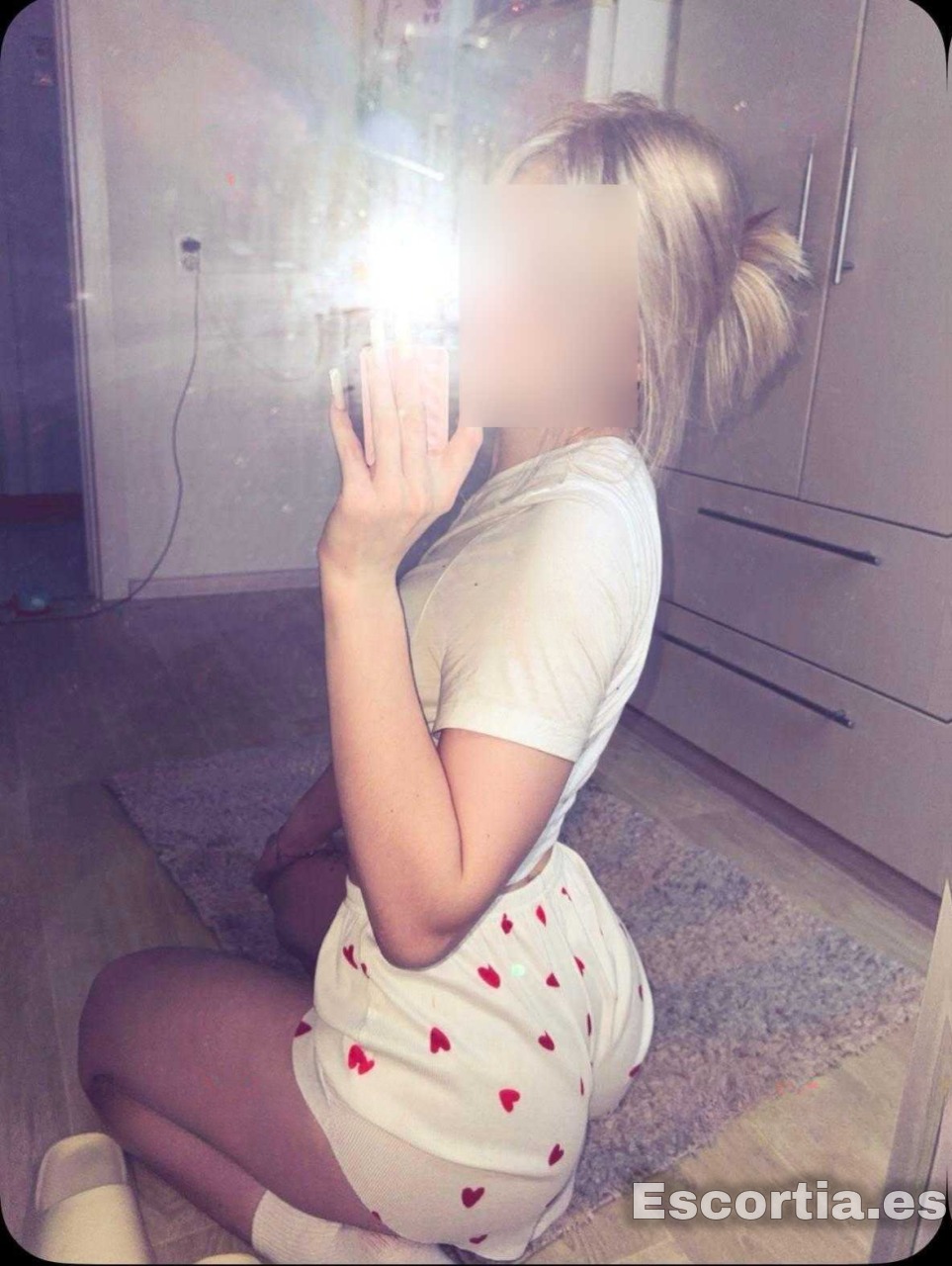 Mia photo 9