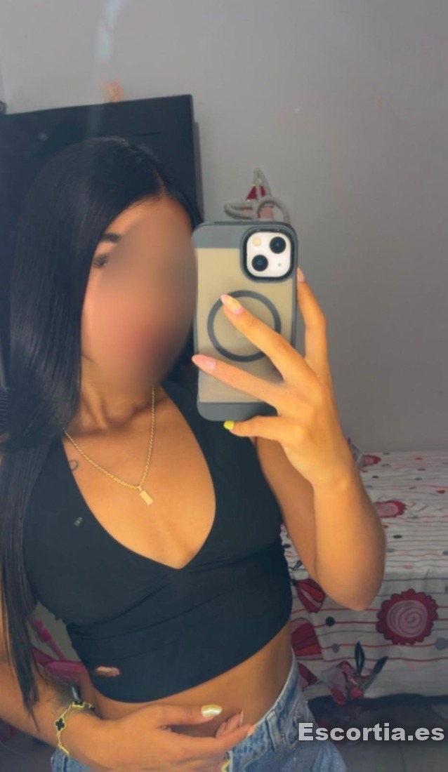 Camila photo 3