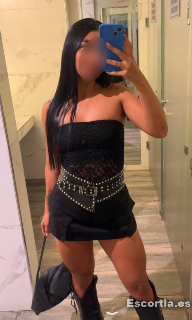 Camila photo 5