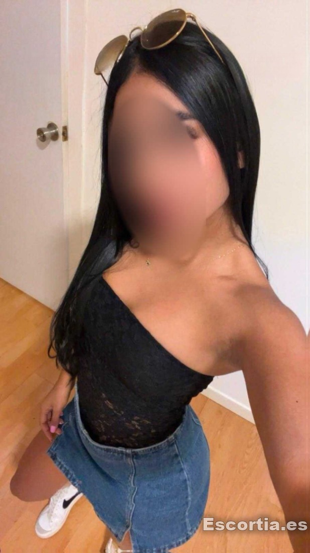 Camila photo 6