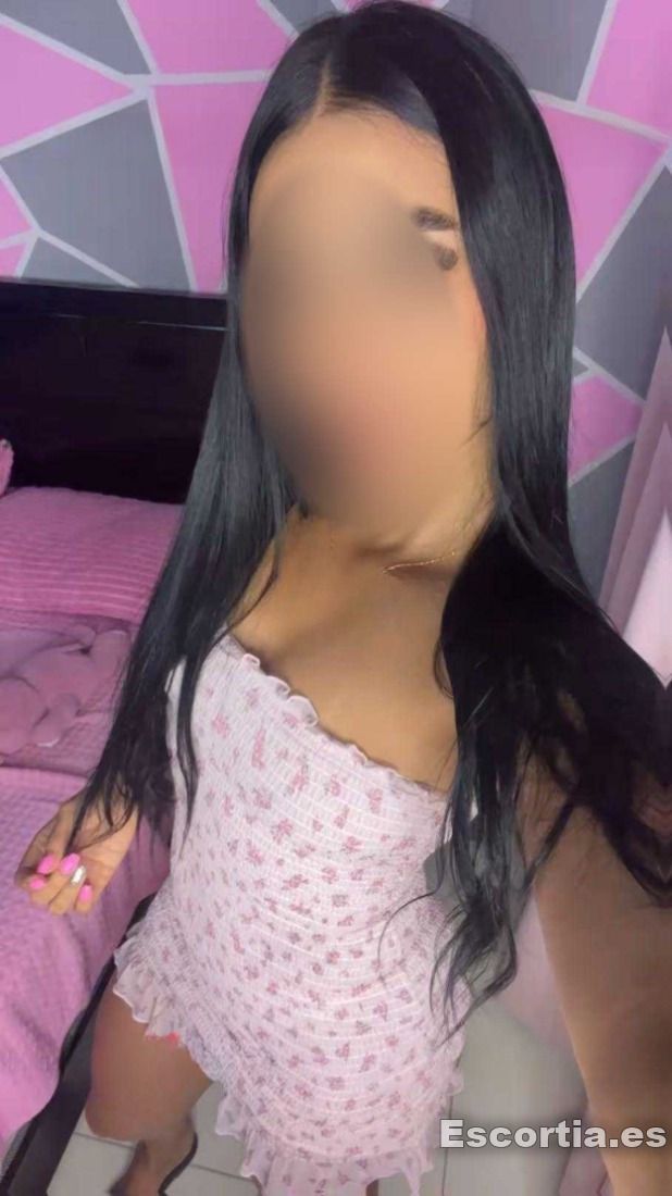 Camila photo 8