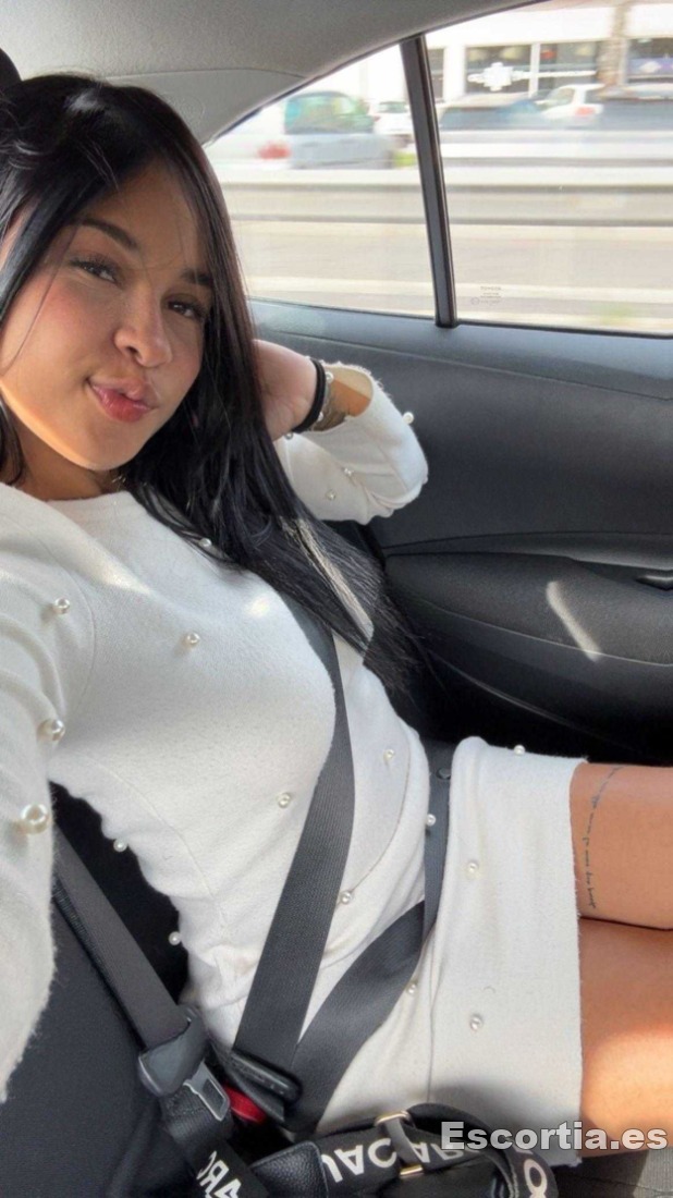 Mia photo 10