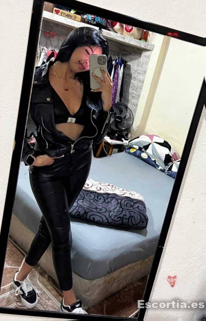 Mia photo 5