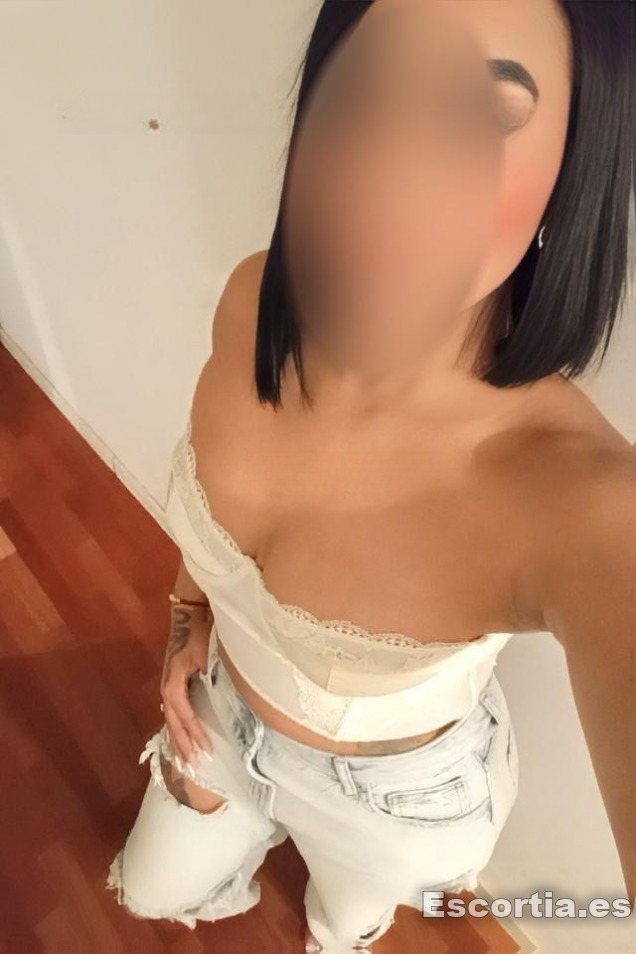 Melani photo 7