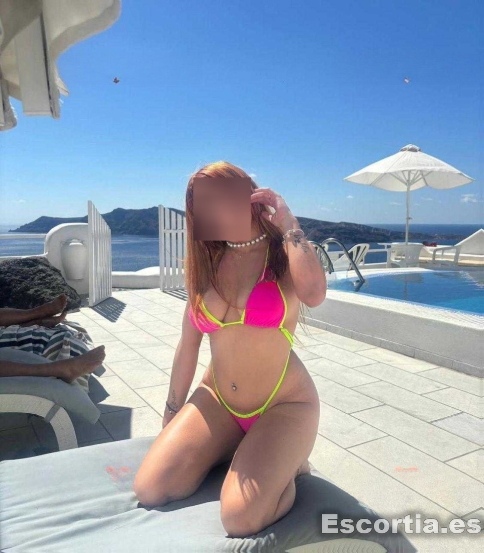 Escort latina 22 photo 2