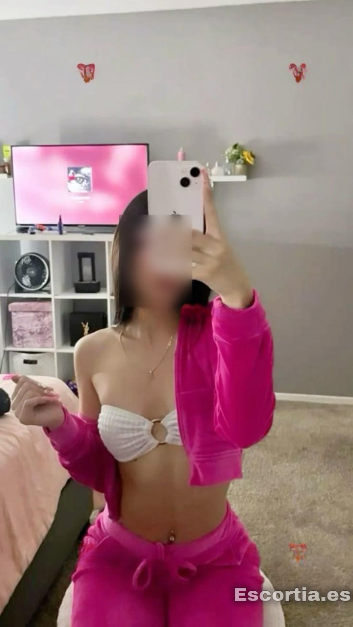 Mia photo 9