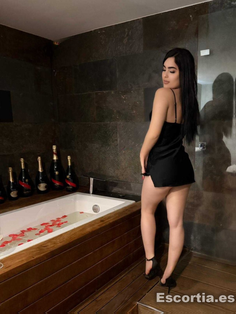 Luna photo 6