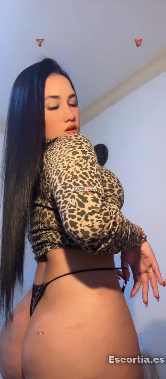 Pamela photo 9