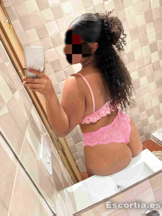 Escort latina 22 photo 5