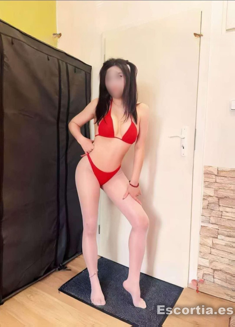 Puta asiatica 26 escort Madrid