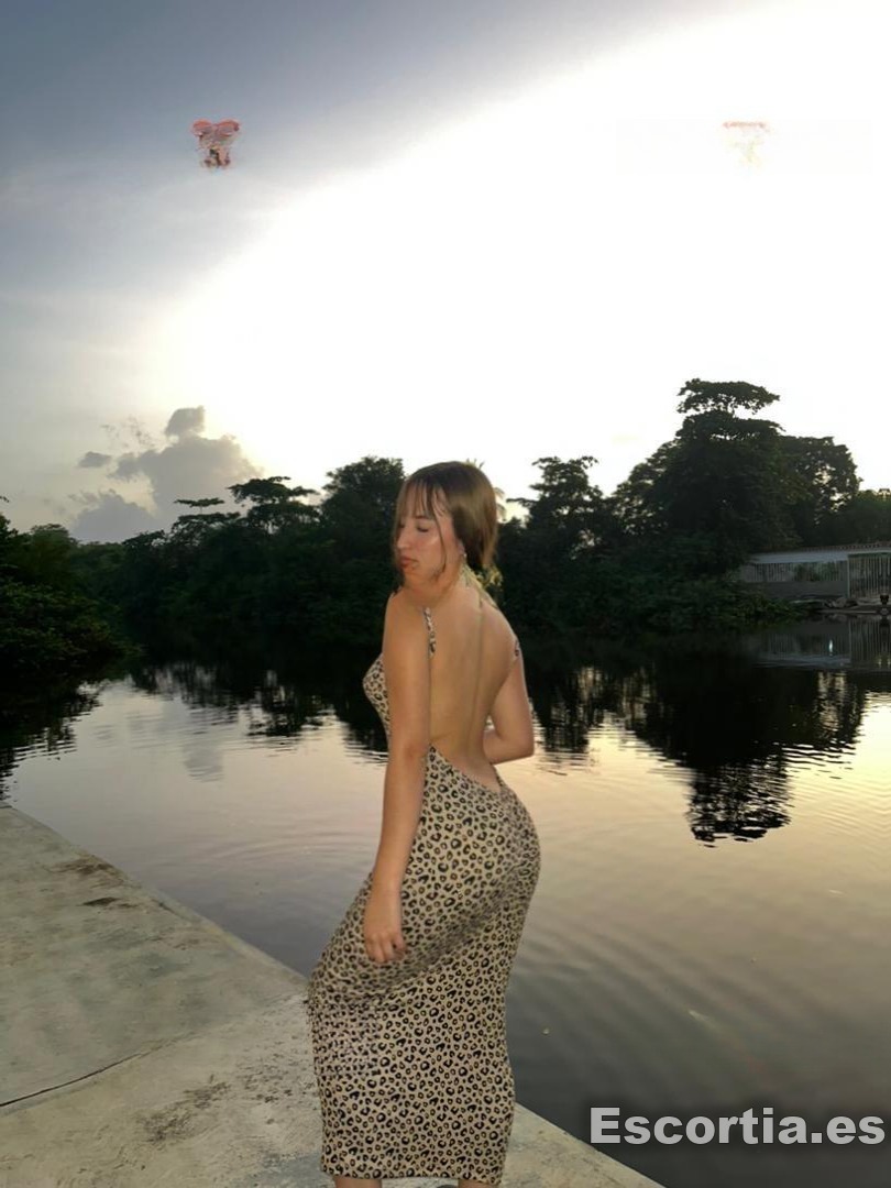 Estefania photo 10