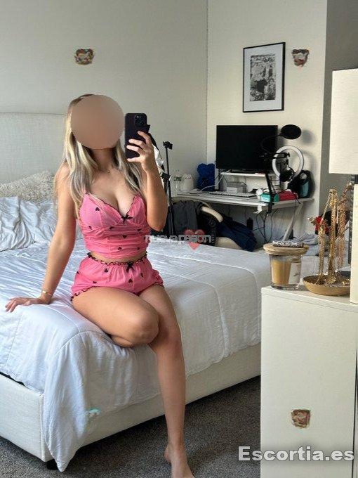 Sarah photo 4