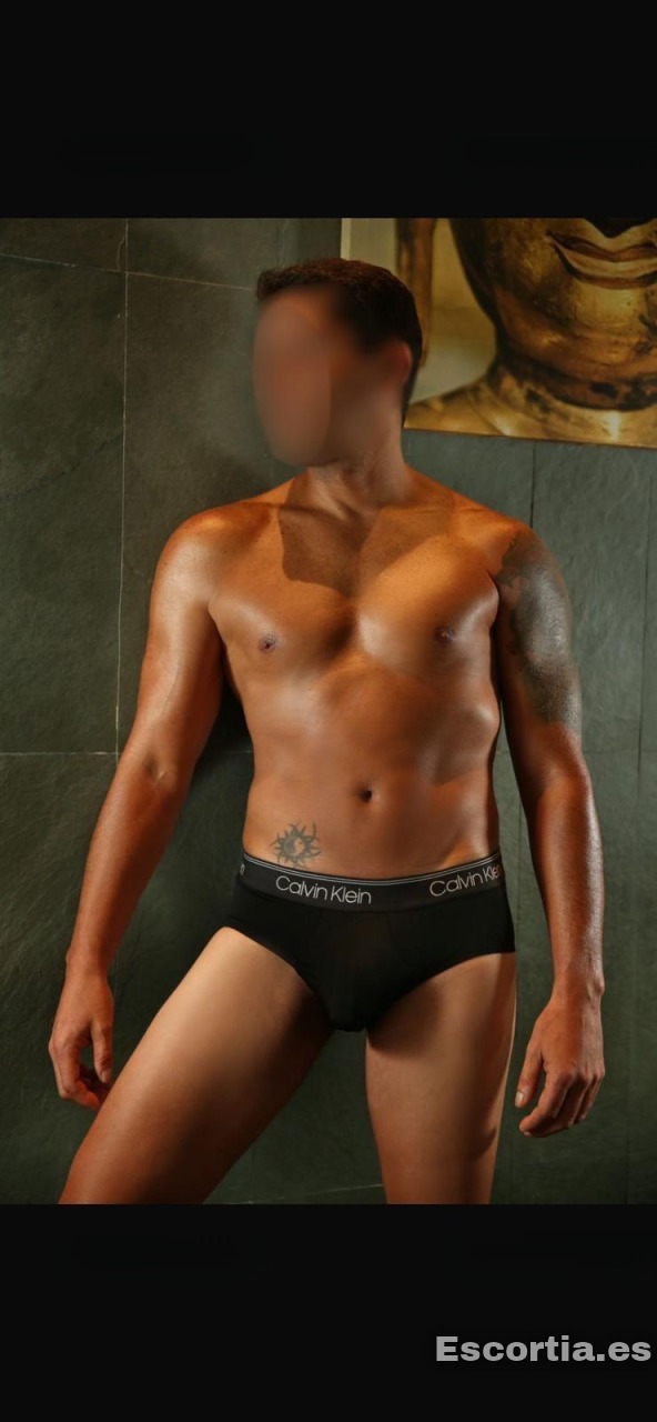 Señorita 26 escort Estepona