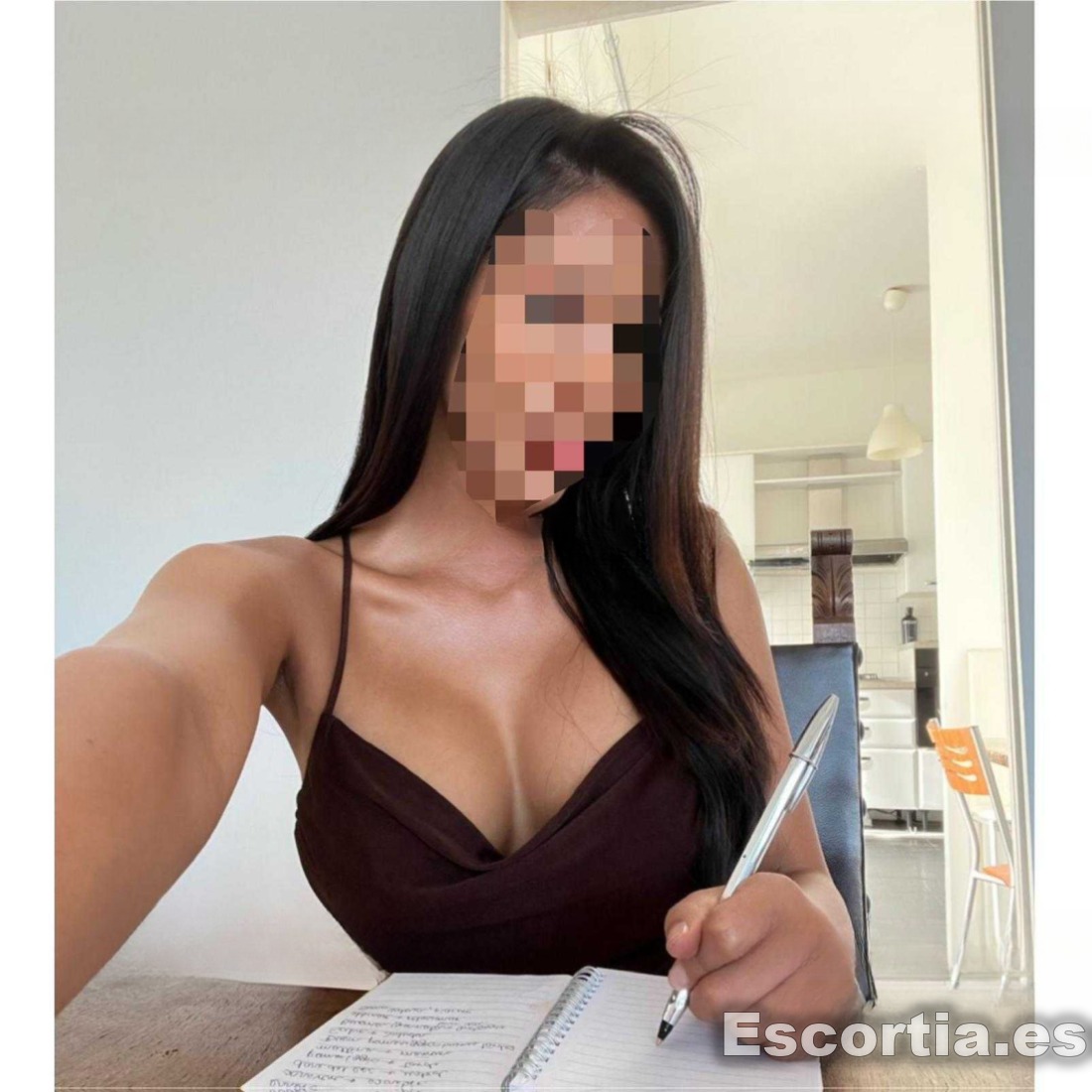 Escort latina 25 photo 2