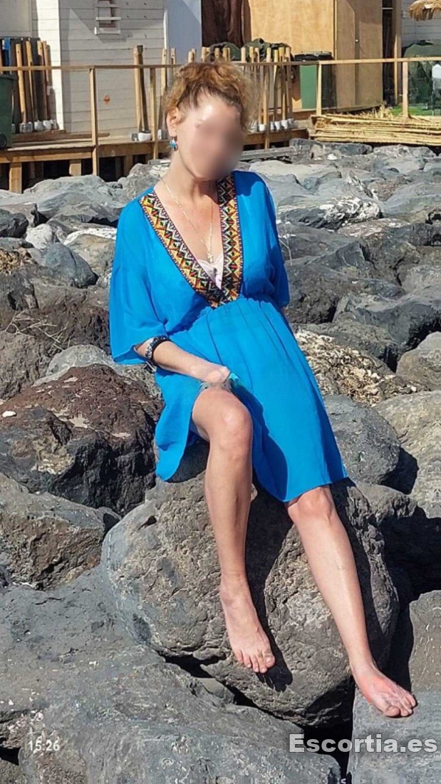 Nancy escort Arona