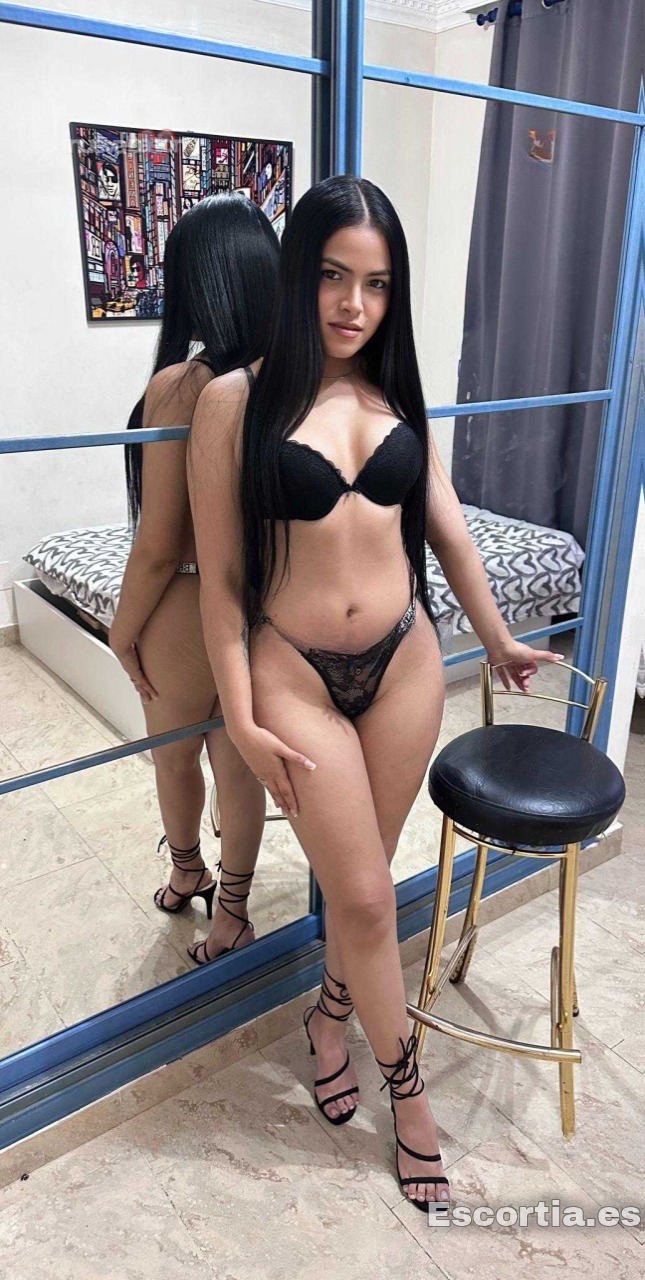 Camila photo 2