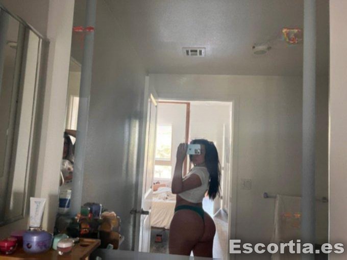 Laura photo 2
