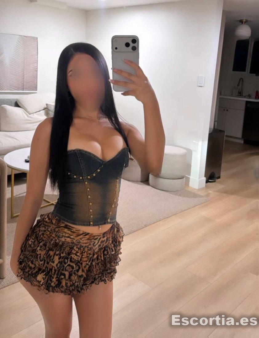Escort latina 23 photo 3