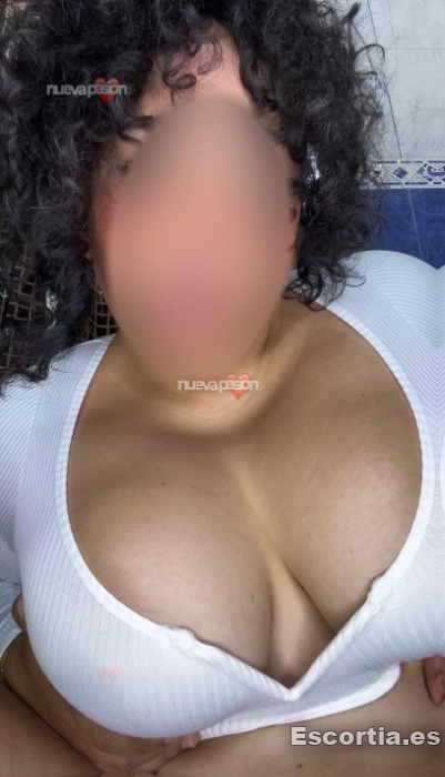 Camila photo 10
